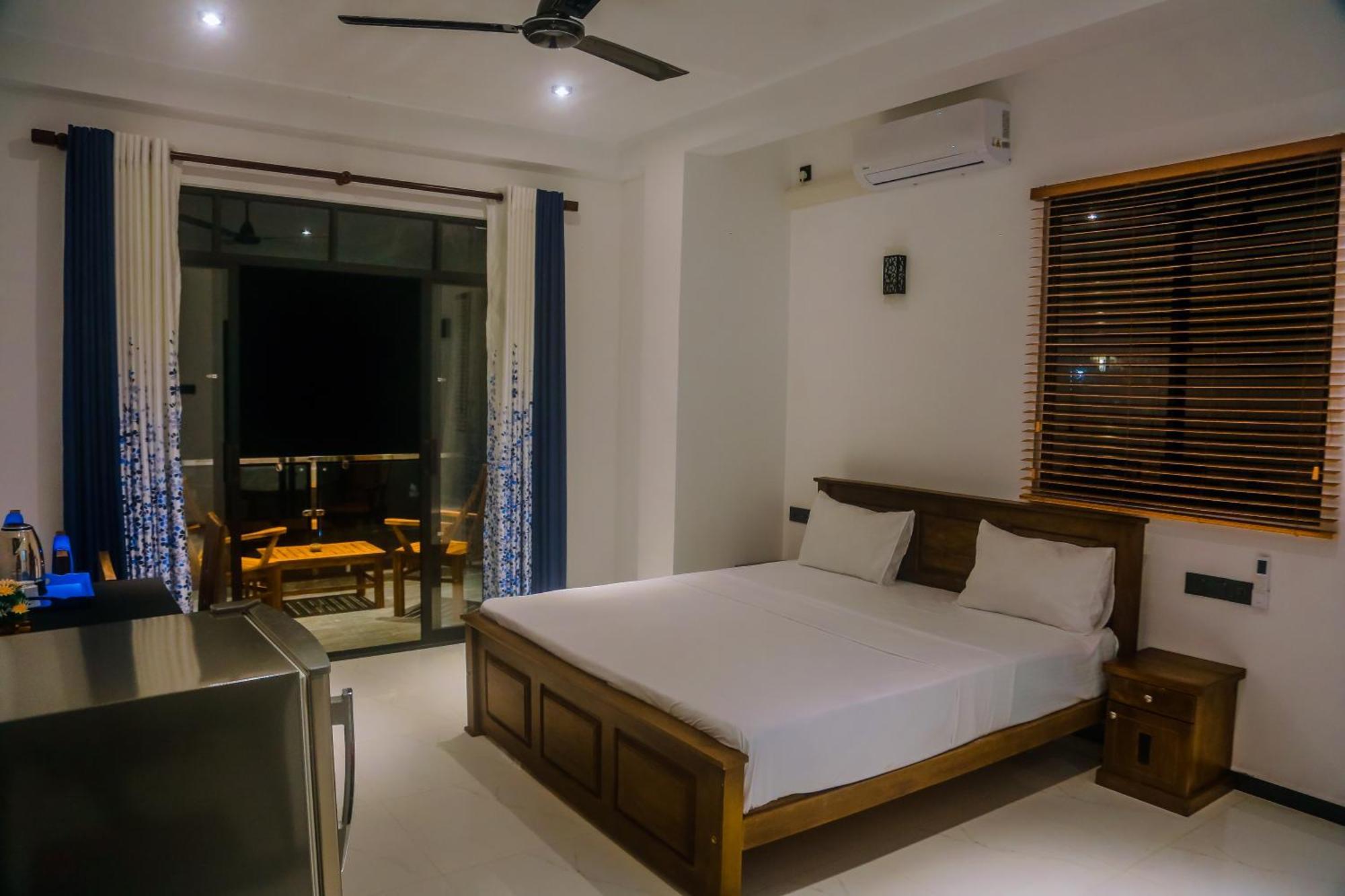 Mirissa Breeze Hotel Buitenkant foto