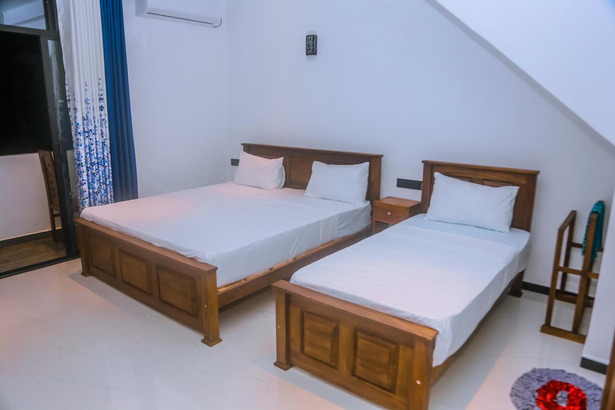 Mirissa Breeze Hotel Buitenkant foto