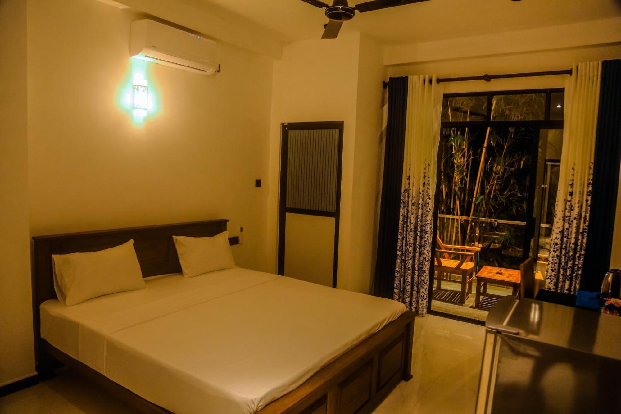 Mirissa Breeze Hotel Buitenkant foto