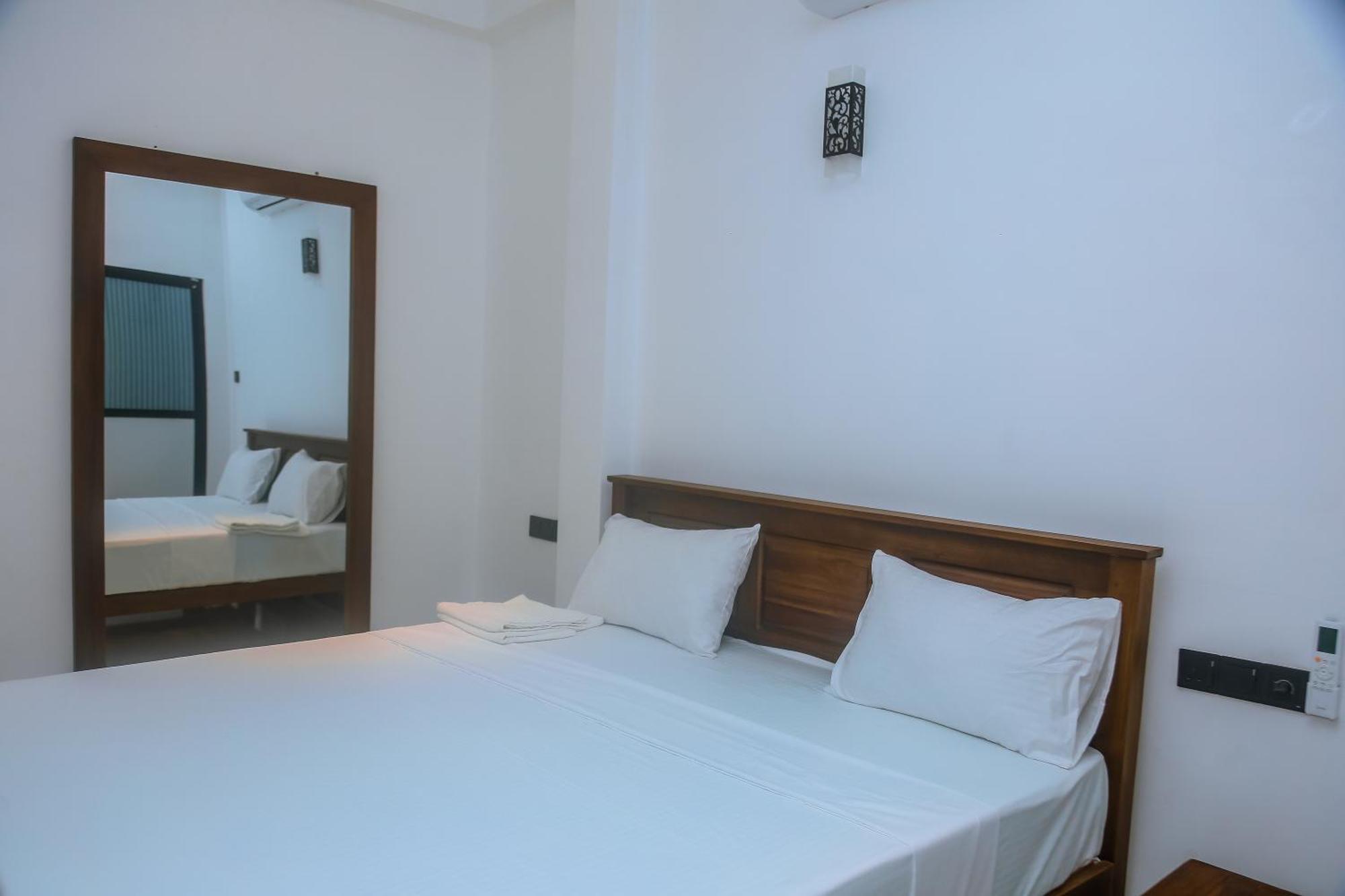 Mirissa Breeze Hotel Buitenkant foto
