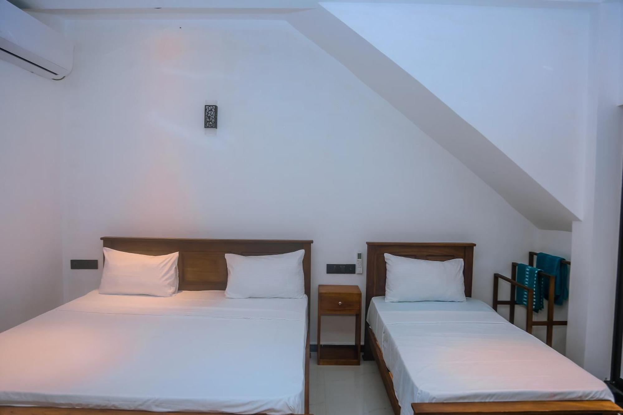 Mirissa Breeze Hotel Buitenkant foto