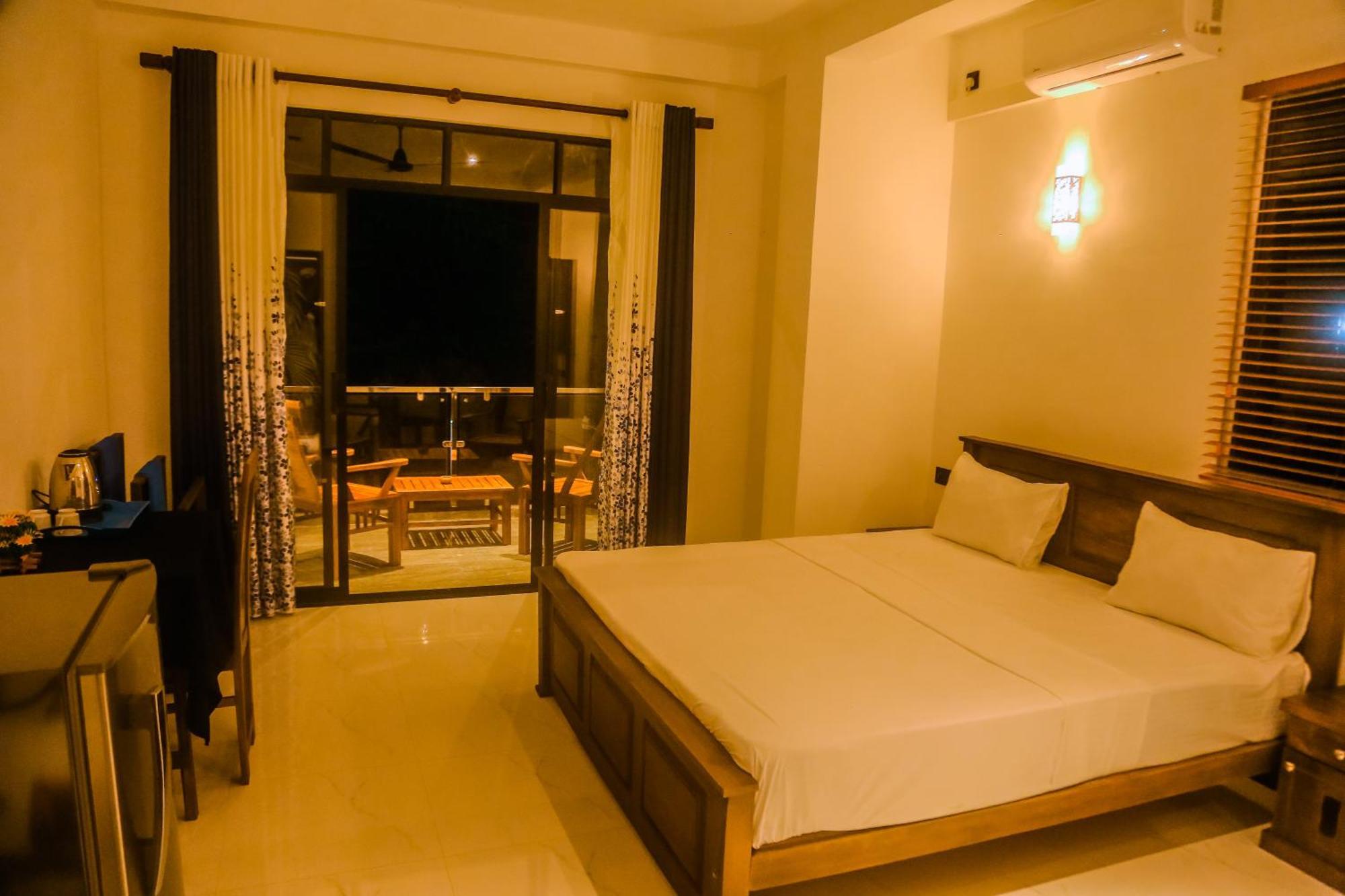 Mirissa Breeze Hotel Buitenkant foto